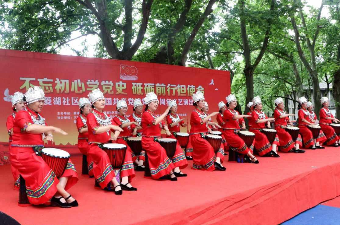 迪马:佛罗伦萨想租借30岁罗马前锋贝洛蒂,球员已同意加盟