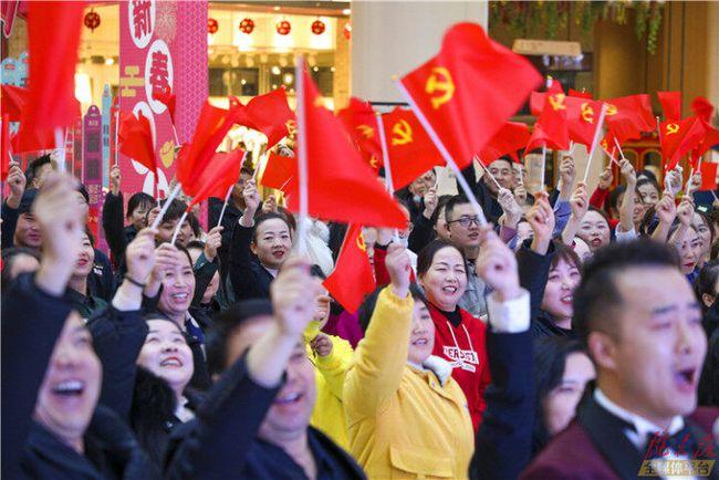 42岁宋慧乔对比53岁俞飞鸿,差别一目了然